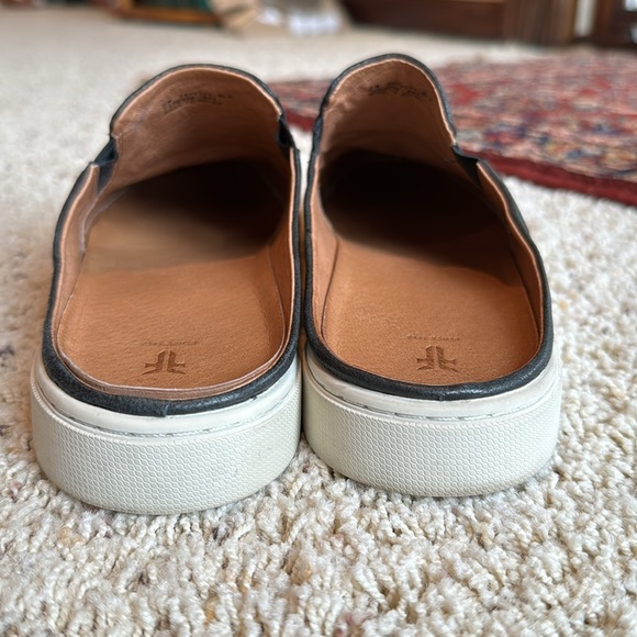 EUC black leather Frye slip on loafer - Picture 4 of 7